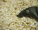 A picture of step 2 of Sabudana khichdi.