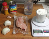 Foto del paso 1 de la receta: Empanada Venezolana de Pollo desmechado 🐔 y Salsa de Ajo 🧄🌿