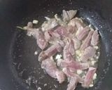 รูปขั้นตอนการทำที่ 3 ของ ข้าวผัดน้ำพริกเผาเนื้อ
