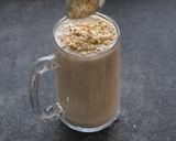 A picture of step 4 of Oats smoothie.