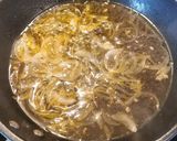 Foto del paso 3 de la receta Habas con jamón, Ajos tiernos y Huevo poché