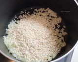 Foto del passaggio 2 della ricetta Risotto ai funghi giapponesi e noci