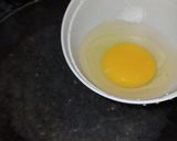 Gambar langkah 1 resipi Telur masak lemak bersama belimbing buluh.