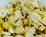 A picture of step 2 of Orange juice chaat.