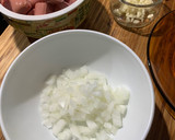 Foto del paso 2 de la receta: Salteado de garbanzos cocidos con salchichas
