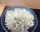 Foto del paso 1 de la receta: Patatas especiadas con huevos