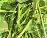 Foto langkah ke 1 dari resep Plecing Kangkung Asli Khas Lombok.