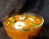 A picture of step 9 of Chana masala.
