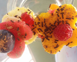 Foto del paso 4 de la receta: Brocheta de fruta. ramo de flores frutal