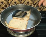A picture of step 5 of Omelette sandwich.
