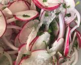 Foto del paso 2 de la receta: Encurtido de rábano y cebolla roja
