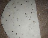 A picture of step 2 of Qeemay k samosay.