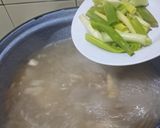 Foto langkah ke 5 dari resep Sop Ayam Pak Min Klaten.