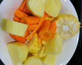 Hình bước làm 2 của món Canh xương hầm khoai tây 🥔 cà rốt 🥕,bắp mỹ 🌽