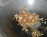 Foto langkah ke 2 dari resep Martabak telur baso kulit lumpia.