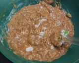 Foto langkah ke 6 dari resep Swirl Banana Cake Tanpa Mixer.