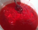 Foto del paso 5 de la receta: Postre de gelatina 🍓 y pionono👌😋