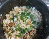A picture of step 3 of Chicken egg fried rice.
