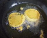 A picture of step 6 of Surat lashkari bhajiya.