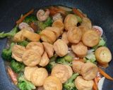 Foto langkah ke 7 dari resep Cah brokoli tahu jepang.