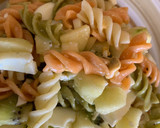 Foto del paso 4 de la receta: Ensalada de pasta tricolor