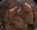 A picture of step 2 of Oreo cake.