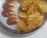 A picture of step 4 of Potato pakoda chips.