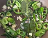 Foto langkah ke 2 dari resep Oseng Kikil Cabe Gendot.