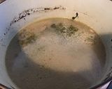 Une image de l'étape 5 de Bouillon de bœuf aux herbes fraîches.