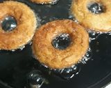 A picture of step 5 of Snow white doughnuts.