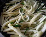 Foto del paso 7 de la receta: Espagueti🍝 de calabacín verde🥒 con albóndigas de brócoli🥦 y zanahoria🥕