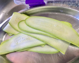 Foto del paso 2 de la receta: Rollitos de filete de pavo y calabacín