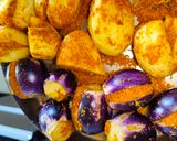 A picture of step 2 of Gujarati dish Bhrela ringna bateta nu sak.