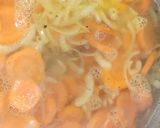 Foto del paso 3 de la receta: 🥣 Sopa crema de zanahoria con queso cremoso, bacon y croutones
