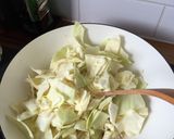 A picture of step 5 of Stir Fry Round Cabbage with dried shrimps (炒高丽菜).