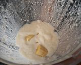 A picture of step 2 of Banana and coconut smoothie.