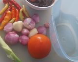 Foto langkah ke 1 dari resep Telur Ceplok Oseng Kecap Pedas Manis.