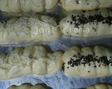 Foto langkah ke 4 dari resep Roti manis isi pisang coklat.