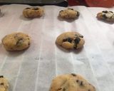 Une image de l'étape 5 de Cookies moelleux aux pépites de chocolat noir.