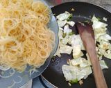 Foto langkah ke 3 dari resep Bihun goreng.