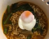 Gambar langkah 3 resipi Kimchi Ramyeon.