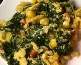 Foto del paso 4 de la receta: Huevos revueltos con espinacas y maiz