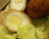 A picture of step 5 of Scotch Eggs#deepfriedsnack.