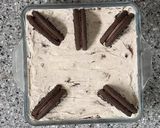 Foto del passaggio 9 della ricetta Cheesecake Oreo al cioccolato senza cottura
