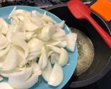 A picture of step 2 of Authentic french onion soup.