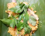 Foto langkah ke 3 dari resep Pepes Pindang Tongkol kelapa simple.