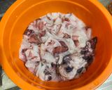 Foto langkah ke 1 dari resep Sotong Bumbu Seafood Simple.