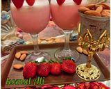 A picture of step 1 of Strawberry milk shake.