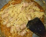 Foto langkah ke 7 dari resep Spaghetti Sosis Ala Rumahan.
