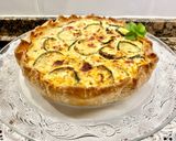 Foto del paso 10 de la receta: Pastel salado de hojaldre con calabacín, requesón y salami